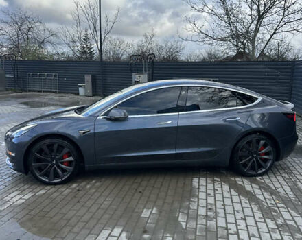 Серый Тесла Модель 3, объемом двигателя 0 л и пробегом 50 тыс. км за 20400 $, фото 2 на Automoto.ua