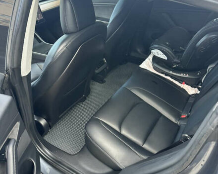 Серый Тесла Модель 3, объемом двигателя 0 л и пробегом 50 тыс. км за 20400 $, фото 9 на Automoto.ua