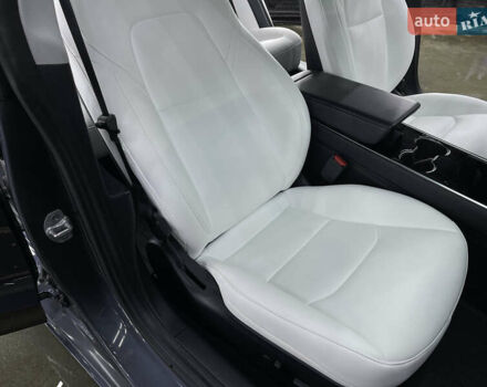 Серый Тесла Модель 3, объемом двигателя 0 л и пробегом 62 тыс. км за 26000 $, фото 25 на Automoto.ua