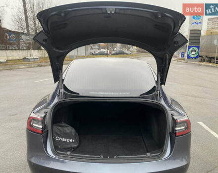 Серый Тесла Модель 3, объемом двигателя 0 л и пробегом 106 тыс. км за 17999 $, фото 21 на Automoto.ua