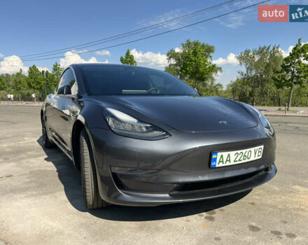 Серый Тесла Модель 3, объемом двигателя 0 л и пробегом 68 тыс. км за 20500 $, фото 1 на Automoto.ua
