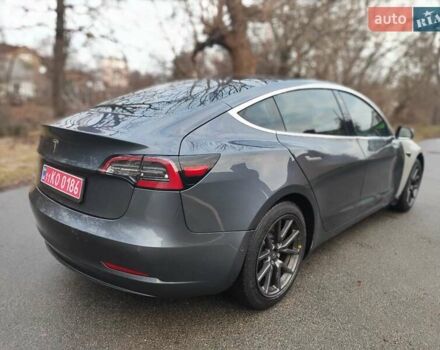 Серый Тесла Модель 3, объемом двигателя 0 л и пробегом 103 тыс. км за 13499 $, фото 10 на Automoto.ua
