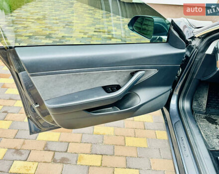 Серый Тесла Модель 3, объемом двигателя 0 л и пробегом 89 тыс. км за 14999 $, фото 8 на Automoto.ua