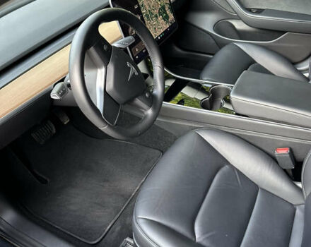 Серый Тесла Модель 3, объемом двигателя 0 л и пробегом 16 тыс. км за 22500 $, фото 35 на Automoto.ua