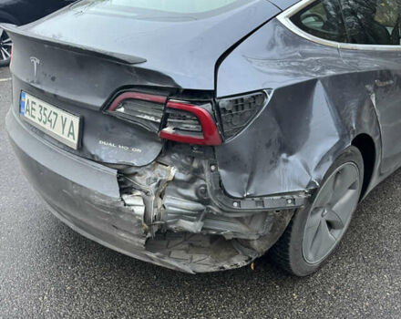 Серый Тесла Модель 3, объемом двигателя 0 л и пробегом 90 тыс. км за 15500 $, фото 5 на Automoto.ua