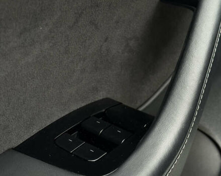 Серый Тесла Модель 3, объемом двигателя 0 л и пробегом 198 тыс. км за 15300 $, фото 19 на Automoto.ua