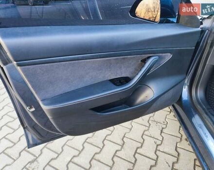 Сірий Тесла Модель 3, об'ємом двигуна 0 л та пробігом 90 тис. км за 16500 $, фото 8 на Automoto.ua