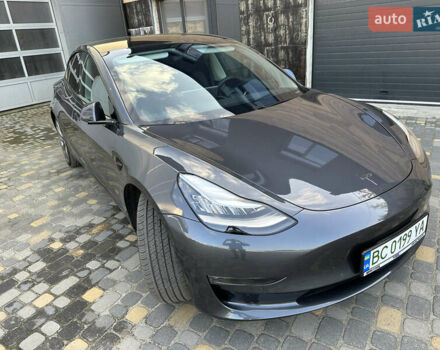 Серый Тесла Модель 3, объемом двигателя 0 л и пробегом 16 тыс. км за 22500 $, фото 4 на Automoto.ua