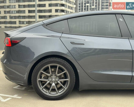 Серый Тесла Модель 3, объемом двигателя 0 л и пробегом 198 тыс. км за 15300 $, фото 12 на Automoto.ua