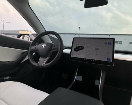 Серый Тесла Модель 3, объемом двигателя 0 л и пробегом 80 тыс. км за 21000 $, фото 13 на Automoto.ua