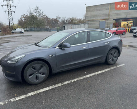 Серый Тесла Модель 3, объемом двигателя 0 л и пробегом 90 тыс. км за 15500 $, фото 1 на Automoto.ua