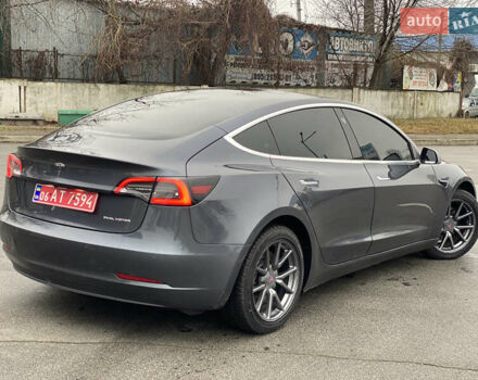 Серый Тесла Модель 3, объемом двигателя 0 л и пробегом 106 тыс. км за 17999 $, фото 2 на Automoto.ua