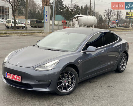 Серый Тесла Модель 3, объемом двигателя 0 л и пробегом 106 тыс. км за 17999 $, фото 1 на Automoto.ua