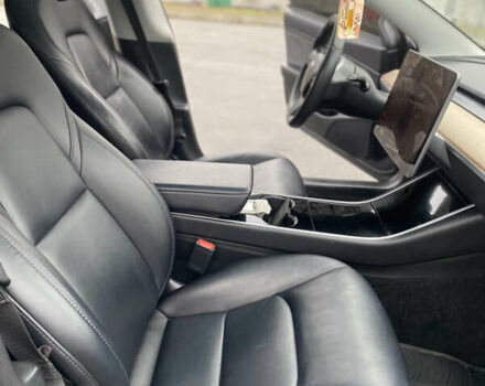 Серый Тесла Модель 3, объемом двигателя 0 л и пробегом 106 тыс. км за 17999 $, фото 28 на Automoto.ua