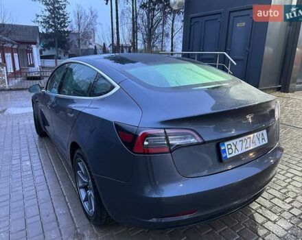 Серый Тесла Модель 3, объемом двигателя 0 л и пробегом 49 тыс. км за 18900 $, фото 2 на Automoto.ua