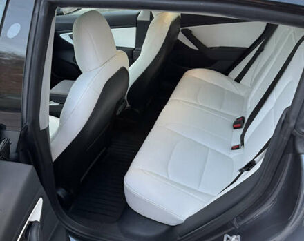 Сірий Тесла Модель 3, об'ємом двигуна 0 л та пробігом 111 тис. км за 16850 $, фото 28 на Automoto.ua