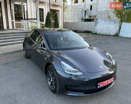 Серый Тесла Модель 3, объемом двигателя 0 л и пробегом 69 тыс. км за 16999 $, фото 59 на Automoto.ua