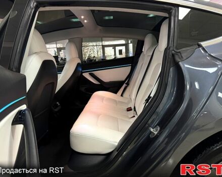 Серый Тесла Модель 3, объемом двигателя 80 л и пробегом 116 тыс. км за 18500 $, фото 7 на Automoto.ua