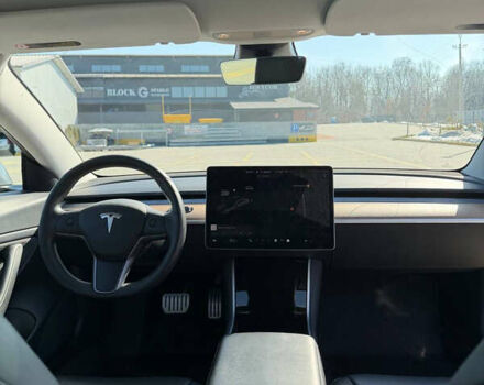 Сірий Тесла Модель 3, об'ємом двигуна 0 л та пробігом 124 тис. км за 20000 $, фото 16 на Automoto.ua