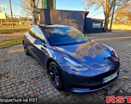 Серый Тесла Модель 3, объемом двигателя 0 л и пробегом 93 тыс. км за 19500 $, фото 4 на Automoto.ua