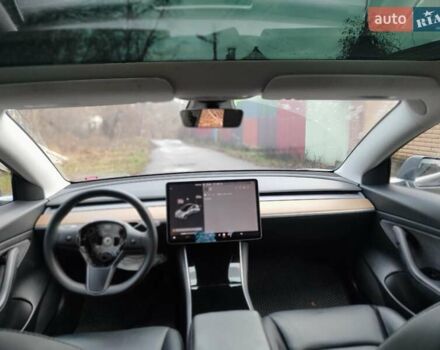 Серый Тесла Модель 3, объемом двигателя 0 л и пробегом 103 тыс. км за 13499 $, фото 15 на Automoto.ua