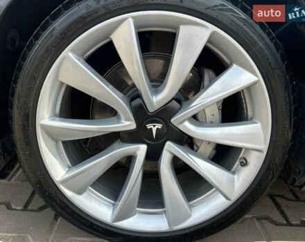 Серый Тесла Модель 3, объемом двигателя 0 л и пробегом 88 тыс. км за 18750 $, фото 25 на Automoto.ua
