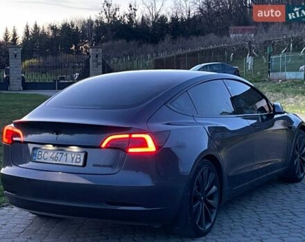 Серый Тесла Модель 3, объемом двигателя 0 л и пробегом 120 тыс. км за 19000 $, фото 2 на Automoto.ua
