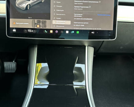 Серый Тесла Модель 3, объемом двигателя 0 л и пробегом 16 тыс. км за 22500 $, фото 38 на Automoto.ua