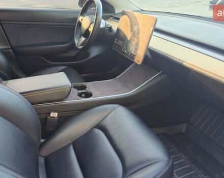 Серый Тесла Модель 3, объемом двигателя 0 л и пробегом 94 тыс. км за 15450 $, фото 11 на Automoto.ua