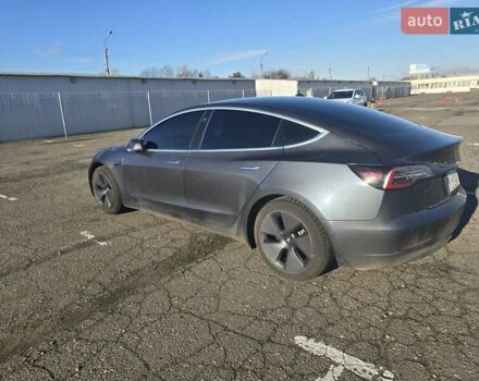 Серый Тесла Модель 3, объемом двигателя 0 л и пробегом 138 тыс. км за 17400 $, фото 3 на Automoto.ua