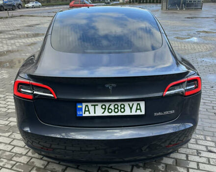 Серый Тесла Модель 3, объемом двигателя 0 л и пробегом 50 тыс. км за 20400 $, фото 4 на Automoto.ua
