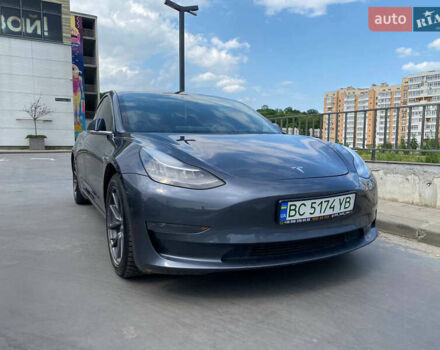 Серый Тесла Модель 3, объемом двигателя 0 л и пробегом 79 тыс. км за 15800 $, фото 16 на Automoto.ua