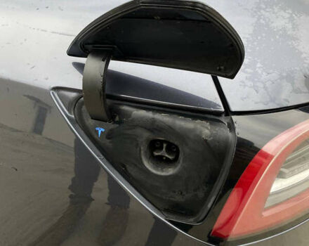 Сірий Тесла Модель 3, об'ємом двигуна 0 л та пробігом 151 тис. км за 14600 $, фото 9 на Automoto.ua