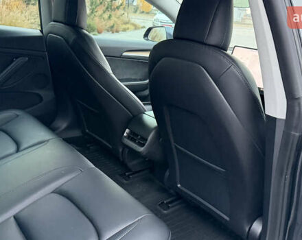 Сірий Тесла Модель 3, об'ємом двигуна 0 л та пробігом 79 тис. км за 19400 $, фото 29 на Automoto.ua