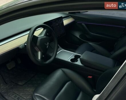 Серый Тесла Модель 3, объемом двигателя 0 л и пробегом 70 тыс. км за 18400 $, фото 10 на Automoto.ua