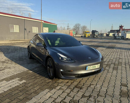 Серый Тесла Модель 3, объемом двигателя 0 л и пробегом 50 тыс. км за 24500 $, фото 4 на Automoto.ua