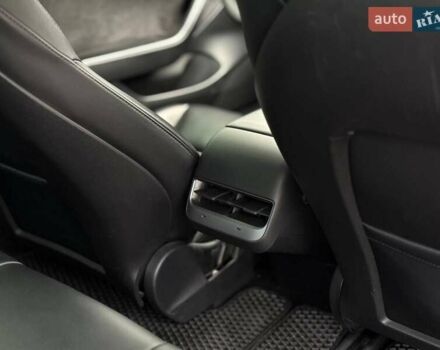 Серый Тесла Модель 3, объемом двигателя 0 л и пробегом 68 тыс. км за 19500 $, фото 31 на Automoto.ua