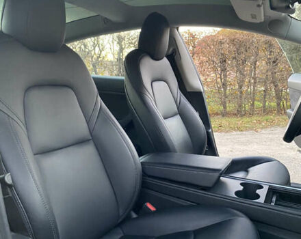 Сірий Тесла Модель 3, об'ємом двигуна 0 л та пробігом 98 тис. км за 19500 $, фото 42 на Automoto.ua