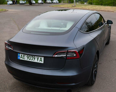 Серый Тесла Модель 3, объемом двигателя 0 л и пробегом 66 тыс. км за 21500 $, фото 12 на Automoto.ua