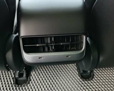 Серый Тесла Модель 3, объемом двигателя 0 л и пробегом 46 тыс. км за 18200 $, фото 13 на Automoto.ua