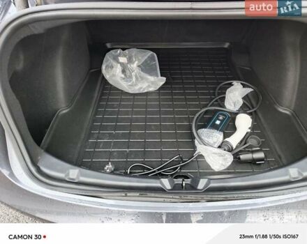 Серый Тесла Модель 3, объемом двигателя 0 л и пробегом 46 тыс. км за 18200 $, фото 17 на Automoto.ua