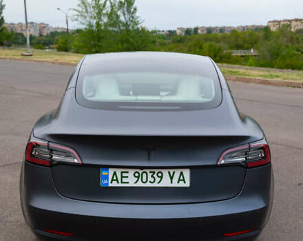 Серый Тесла Модель 3, объемом двигателя 0 л и пробегом 66 тыс. км за 21500 $, фото 11 на Automoto.ua