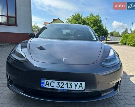 Серый Тесла Модель 3, объемом двигателя 0 л и пробегом 49 тыс. км за 18200 $, фото 1 на Automoto.ua