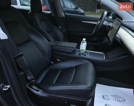 Серый Тесла Модель 3, объемом двигателя 0 л и пробегом 84 тыс. км за 22500 $, фото 36 на Automoto.ua