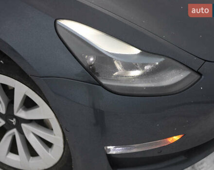 Сірий Тесла Модель 3, об'ємом двигуна 0 л та пробігом 98 тис. км за 23500 $, фото 48 на Automoto.ua