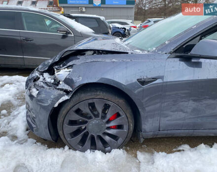 Серый Тесла Модель 3, объемом двигателя 0 л и пробегом 52 тыс. км за 10500 $, фото 5 на Automoto.ua