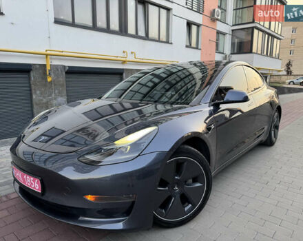 Серый Тесла Модель 3, объемом двигателя 0 л и пробегом 239 тыс. км за 15300 $, фото 3 на Automoto.ua