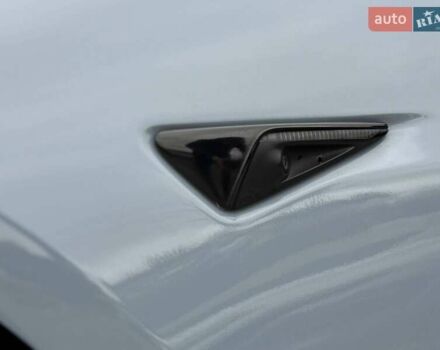 Серый Тесла Модель 3, объемом двигателя 0 л и пробегом 68 тыс. км за 19500 $, фото 9 на Automoto.ua