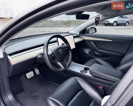Серый Тесла Модель 3, объемом двигателя 0 л и пробегом 26 тыс. км за 22500 $, фото 4 на Automoto.ua