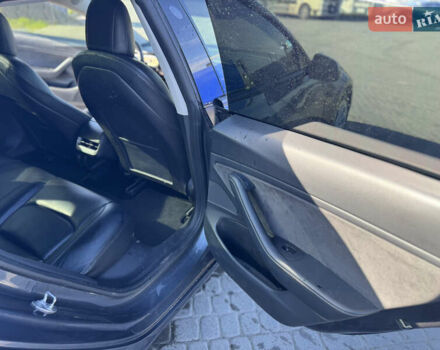 Серый Тесла Модель 3, объемом двигателя 0 л и пробегом 190 тыс. км за 20900 $, фото 18 на Automoto.ua